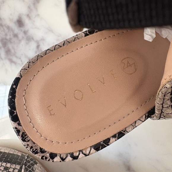 Evolve Snake Print Block Heel Sandals Women’s Size 8M Open Toe Slingback - Picture 10 of 10